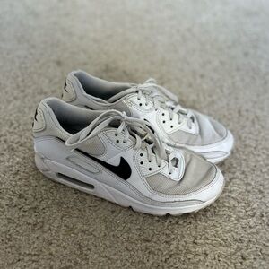 Nike Air Max 90 Sneakers